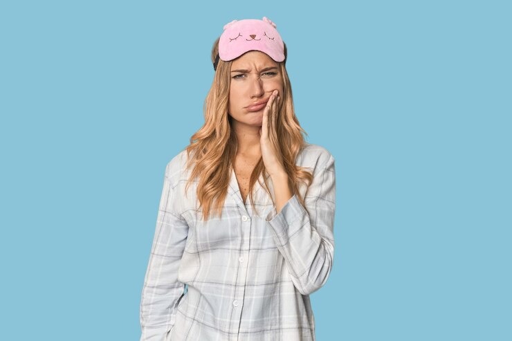 Comment Soulager un Mal de Dent Sensible au Chaud ou au Froid : Tout ce que Vous Devez Savoir