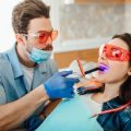 Détartrage et Blanchiment Dentaire Prix : Tout Savoir pour un Sourire au Top