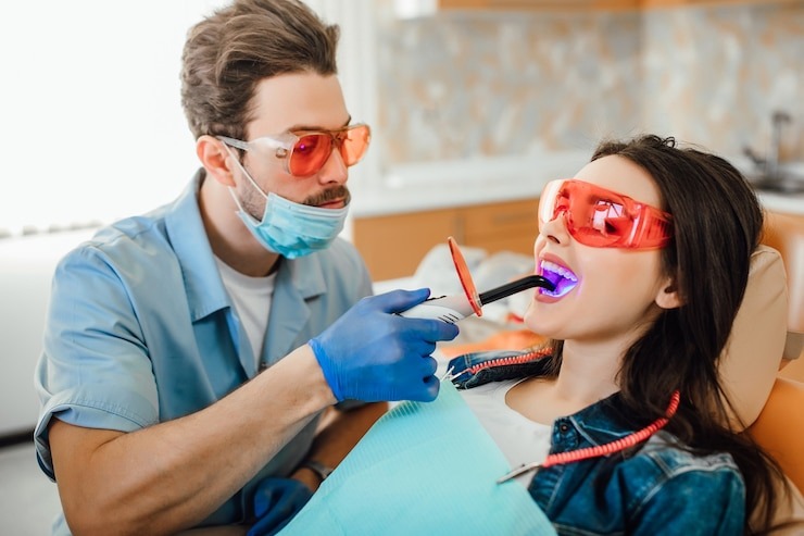 Détartrage et Blanchiment Dentaire Prix : Tout Savoir pour un Sourire au Top