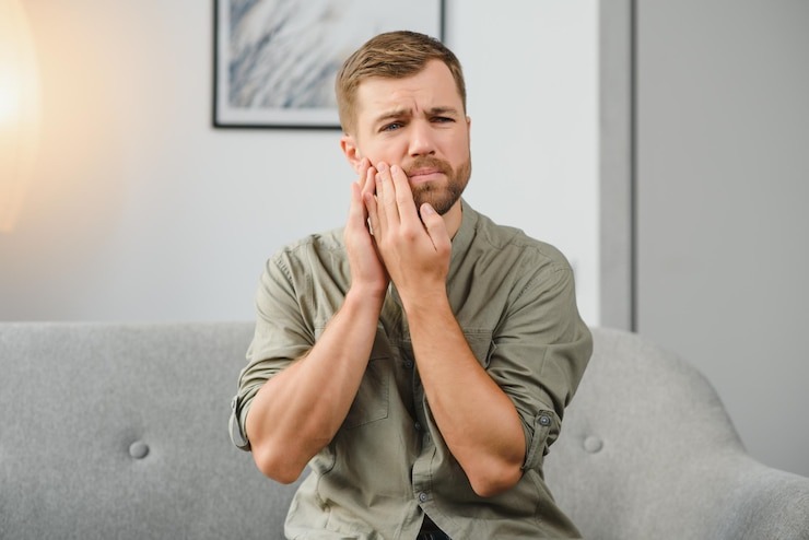 Douleur de dent que faire : Tout ce que t’as besoin de savoir pour arrêter de souffrir
