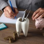 Tout ce que vous devez savoir sur le coût d’un blanchiment dentaire