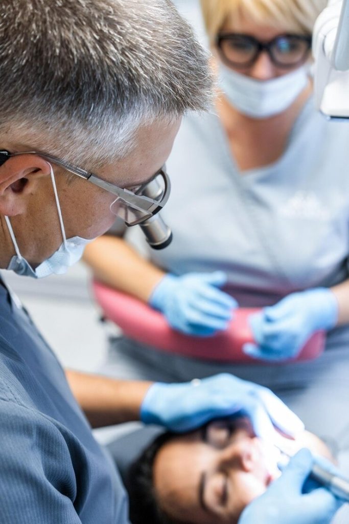 Urgence stomatologie : Comment gérer une crise dentaire en un clin d’œil
