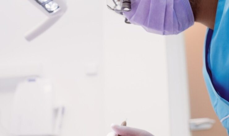 Blanchiment Dentaire Clinique : Le Guide Complet pour un Sourire Éclatant
