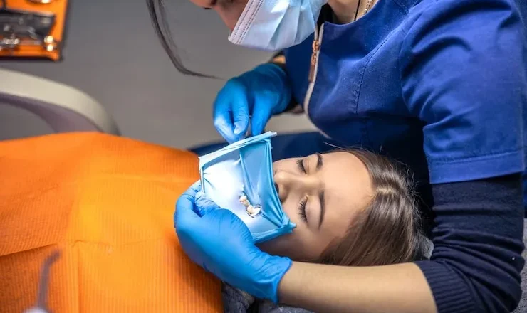 Dentiste d’urgence : Comment gérer le drame dentaire quand ça urge ?