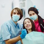 T’as besoin d’un dentiste sans te ruiner ? Découvre tout sur le dentiste mutualiste