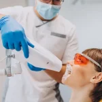 Blanchiment dentaire : la clé d’un sourire éclatant qui déchire tout !