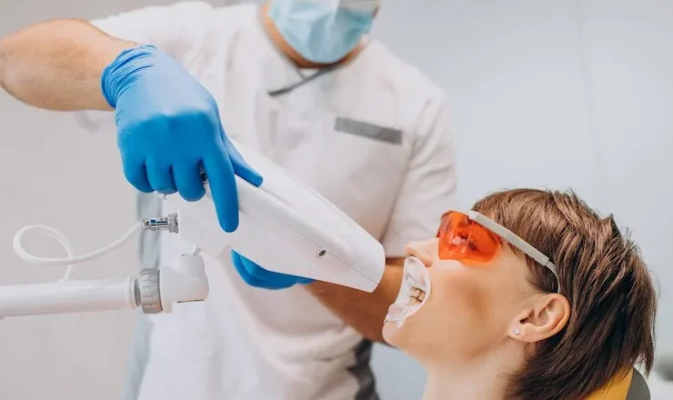 Blanchiment dentaire : la clé d’un sourire éclatant qui déchire tout !