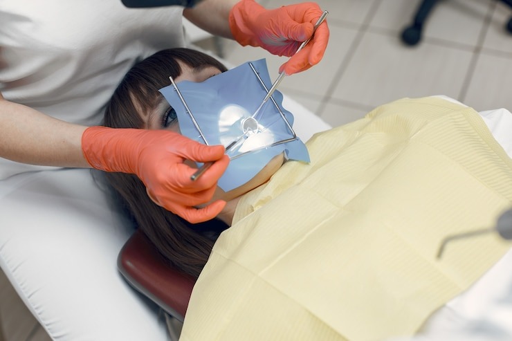 Tout ce que t’as besoin de savoir sur le pansement dentaire : sauve ta dent en attendant le dentiste