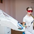 Avez-vous déjà rêvé d’un sourire éclatant grâce au blanchiment dentaire en institut ?