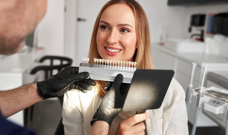Combien ça coûte un sourire éclatant ? Tout ce que t’as besoin de savoir sur le prix blanchiment des dents