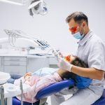 À quoi vous attendre chez le dentiste ? Le guide complet pour une visite sans stress