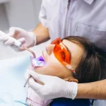 Blanchiment des Dents : Le Guide Ultime Pour un Sourire Hollywoodien