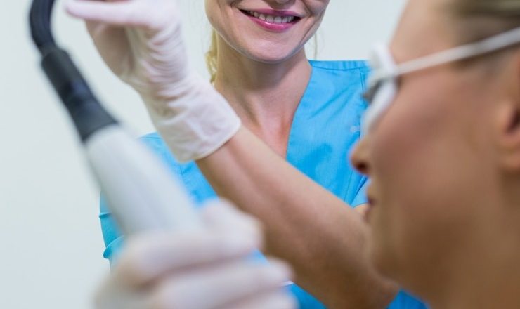 Tout ce que vous devez savoir sur le blanchiment dentaire pharmacie : astuces, produits et précautions