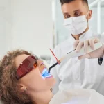 Envie d’un sourire éclatant sans te ruiner ? Trouve un dentiste pas cher meilleur blanchiment dentaire