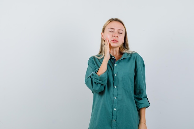 T’as une douleur gencive insupportable qui te rend dingue ? Voici comment t’en sortir !