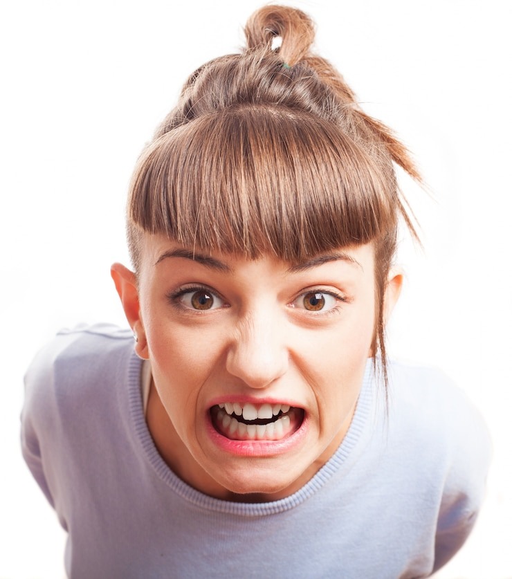 Comment calmer une rage de dents qui vous fait hurler ? Le guide ultime pour retrouver la paix