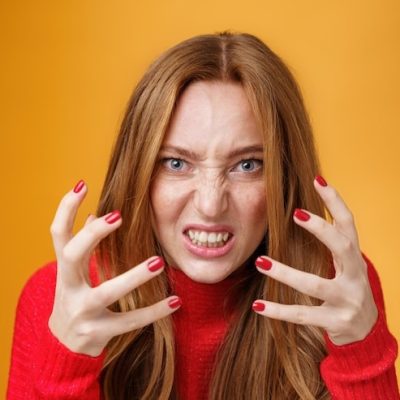 Tout sur la gencive qui fait mal : causes, solutions et astuces