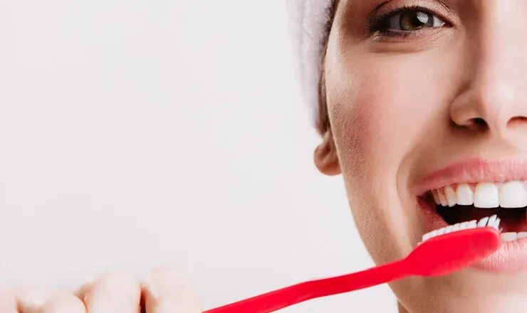 🦷 Soins Bucco-Dentaires en 2025 : Ton Guide Ultime pour un Sourire Éclatant