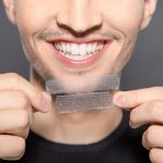 Comment utiliser un adhésif dentaire pour sauver votre sourire