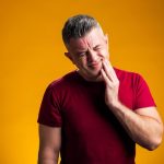 Soulager douleur carie : votre guide pour en finir avec la souffrance dentaire