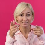 Combien coûte un dentier complet en 2021 ? Tout ce que vous devez savoir pour un sourire au top !