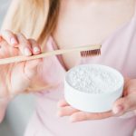 Le Bicarbonate de Soude pour les Dents : Votre Allié Naturel pour un Sourire Éclatant
