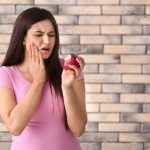 Comment soigner une carie naturellement et garder vos dents au top
