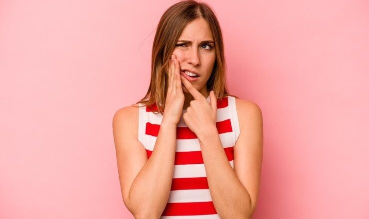 Vous avez un maux de dent qui vous gâche la vie ? Voici tout ce que vous devez savoir pour vous soulager !
