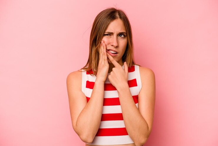 Vous avez un maux de dent qui vous gâche la vie ? Voici tout ce que vous devez savoir pour vous soulager !