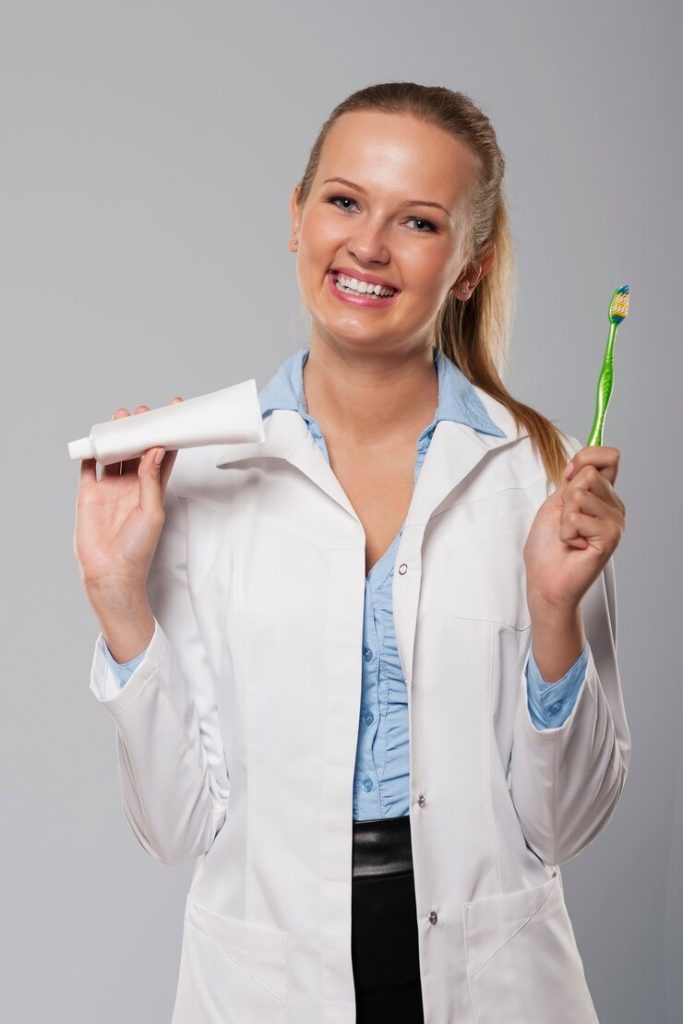 Meilleur blanchiment dentaire pharmacie : Comment retrouver un sourire éclatant sans se ruiner