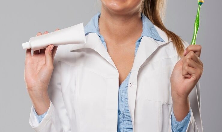 Meilleur blanchiment dentaire pharmacie : Comment retrouver un sourire éclatant sans se ruiner