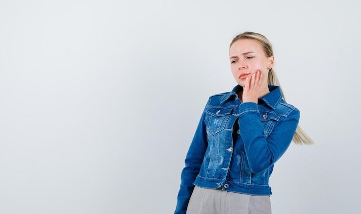 T’as un mal de gencive qui te pourrit la vie ? Voici tout ce que t’as besoin de savoir !