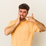Comment soulager une rage de dents : remèdes et astuces pour vous