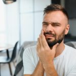 Mal à une dent : que faire pour soulager la douleur et agir vite