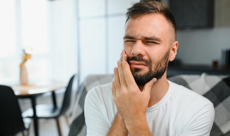 Mal à une dent : que faire pour soulager la douleur et agir vite