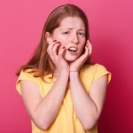 Tout sur la gencive enflammée : Causes, traitements et astuces pour un sourire sain