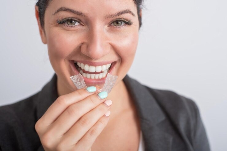 Tout sur la gouttière de blanchiment : prix, astuces et conseils pour un sourire éclatant