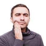 Mal au dent que faire : Votre guide complet pour dire adieu à la douleur