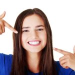 Quel est le meilleur blanchisseur de dents pour un sourire éclatant en 2025 ?