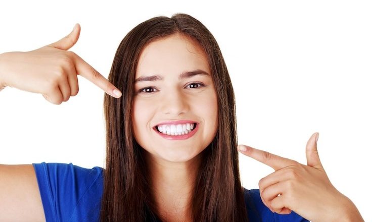 Quel est le meilleur blanchisseur de dents pour un sourire éclatant en 2025 ?