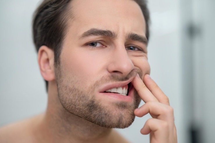 Que faire si vous avez une gencive infectée ? Tout ce que vous devez savoir