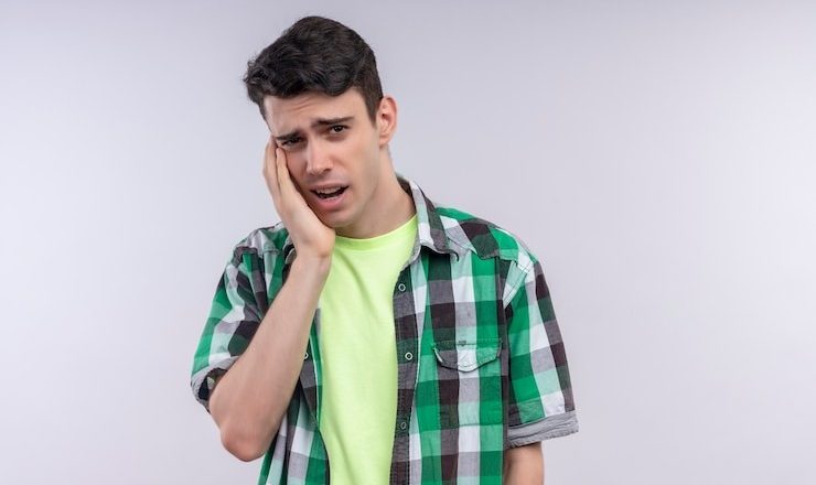 Comment Soulager Votre Mal à la Gencive : Guide Ultime pour une Bouche Sans Douleur