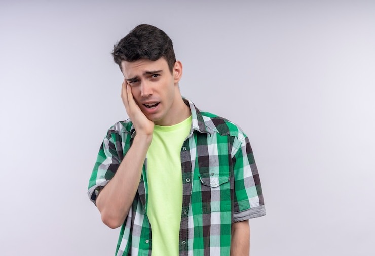 Comment Soulager Votre Mal à la Gencive : Guide Ultime pour une Bouche Sans Douleur