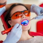Éclaircissement dentaire prix : tout ce que vous devez savoir pour un sourire éclatant !