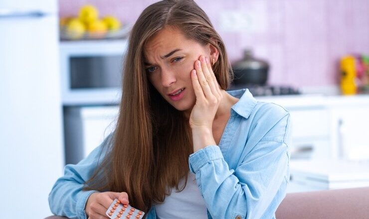 Que faire pour soulager un mal de dent : astuces, remèdes et solutions