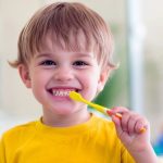 T’as un bébé qui fait ses premières dents ? Voici tout ce qu’il faut savoir sur la dent bébé !