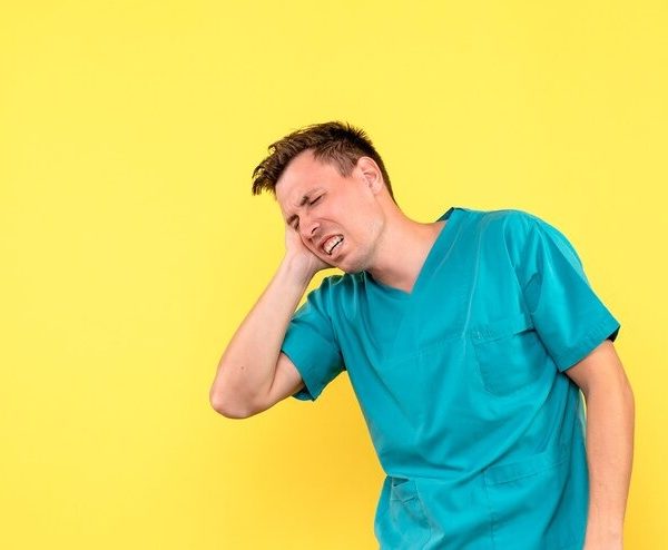 Remèdes contre les maux de dents : Comment soulager cette douleur qui rend fou ?