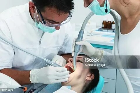 Tout Savoir sur les Couronnes Dentaires : Votre Guide Complet pour un Sourire au Top