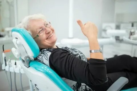 Comment blanchir ses dents rapidement : tous les secrets pour un sourire éclatant